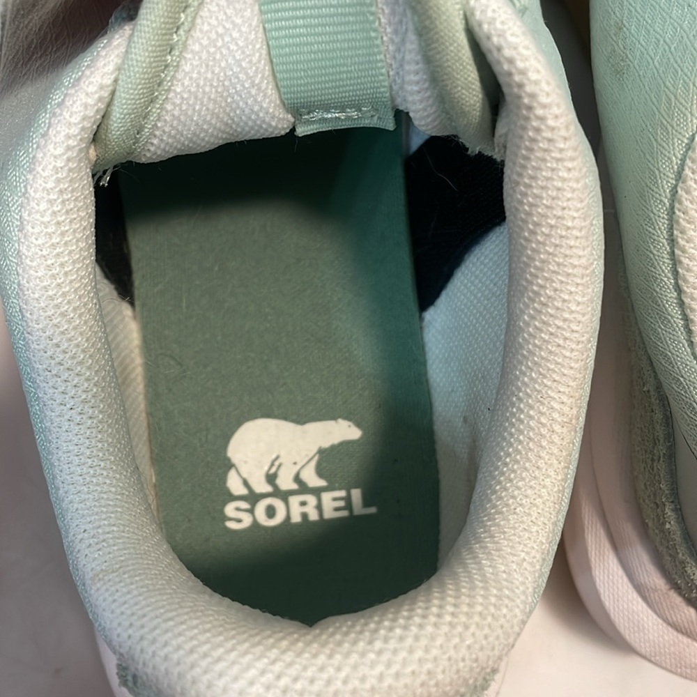 Sorel mint green suede walking shoes - Picture 8 of 8